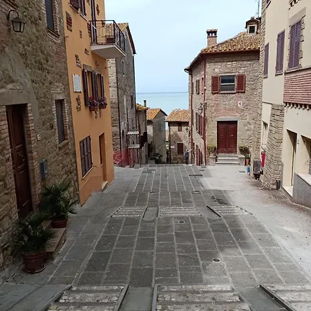 Il Borgo Antico Monte del Lago